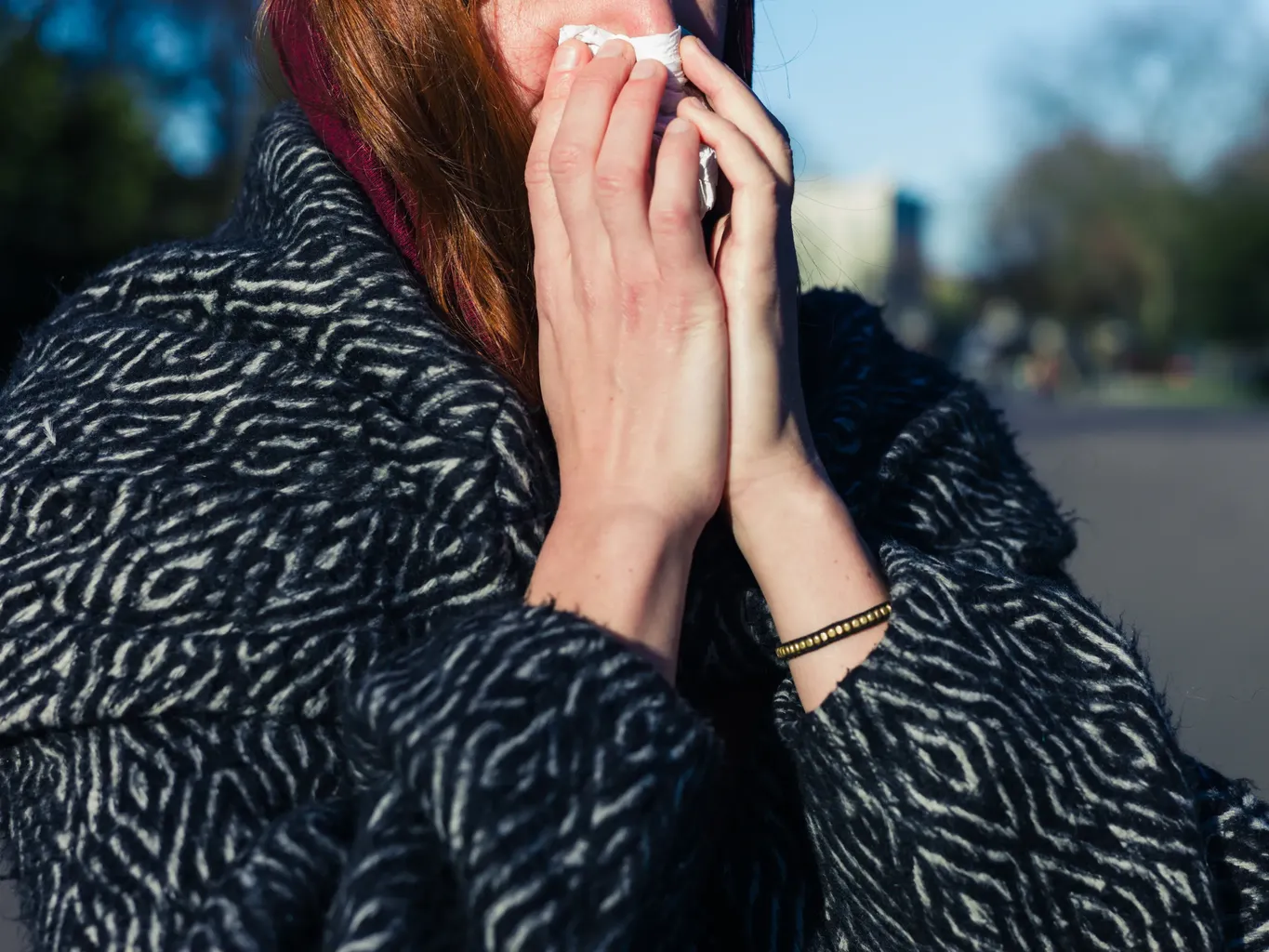 Kuinka lopettaa vuotava nenä nopeasti, lääkäreiden mukaan