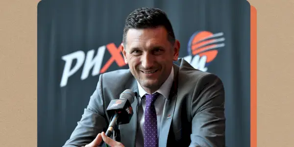 Protams, ir interesanti, ka puisis ar nulles pieredzi sieviešu basketbolā tagad ir WNBA vislabāk apmaksātais treneris