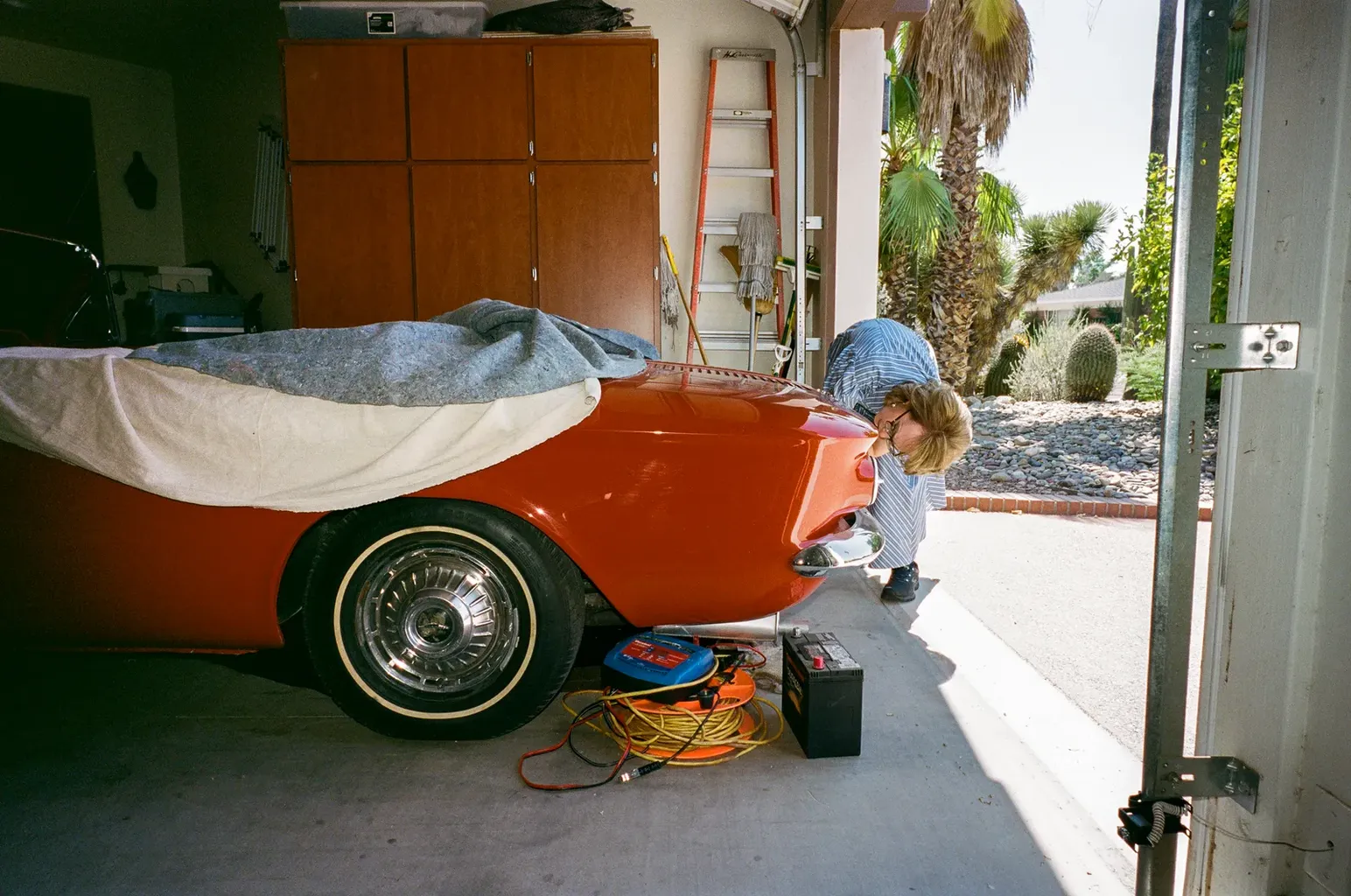 Obrázek může obsahovat strojové paprsky slitiny kola automobily pro auto Transport vozidla vozidla pro dospělé a člověk
