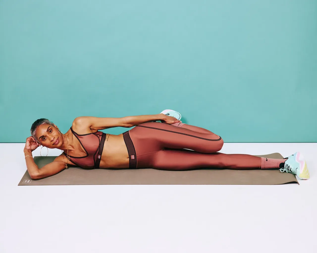 横たわる大腿四頭筋ストレッチ