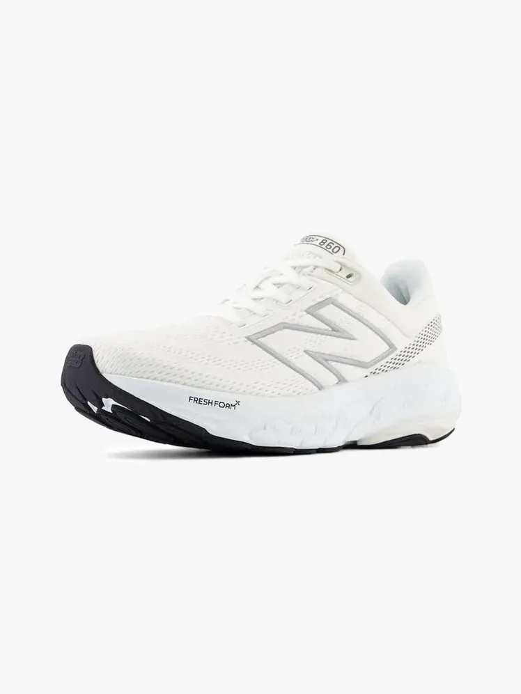 New Balance Fresh Foam X 860v14 merkkikomponentti vaaleanharmaalla taustalla