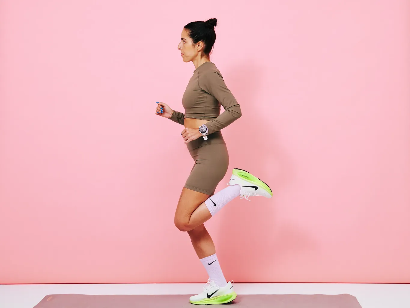 Cvičenie na nakopnutie zadku