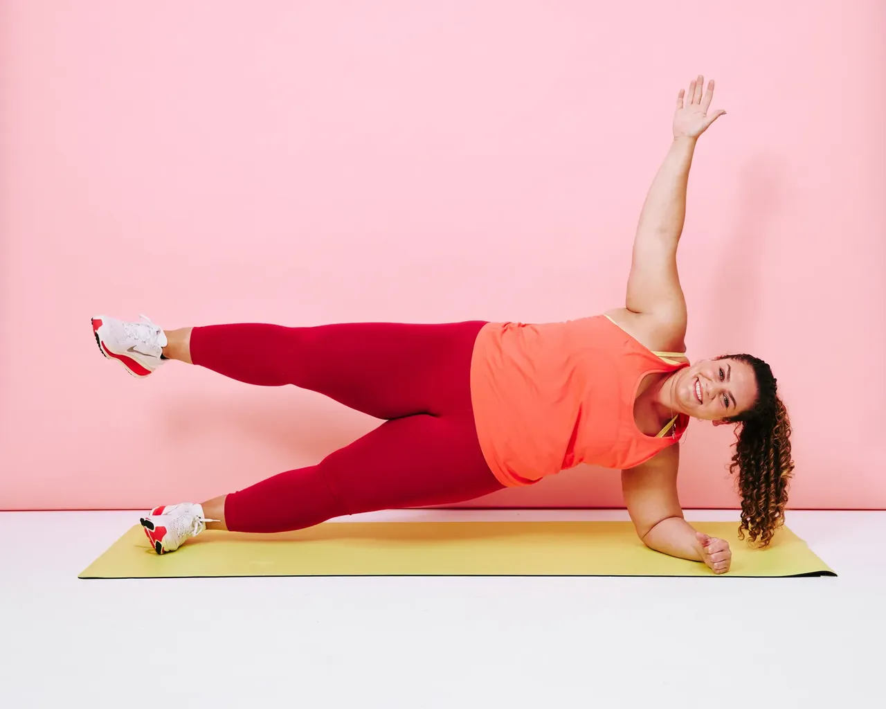 Отвличане на тазобедрената става със страничен планк