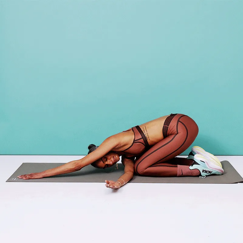 Детска поза с конец в иглата