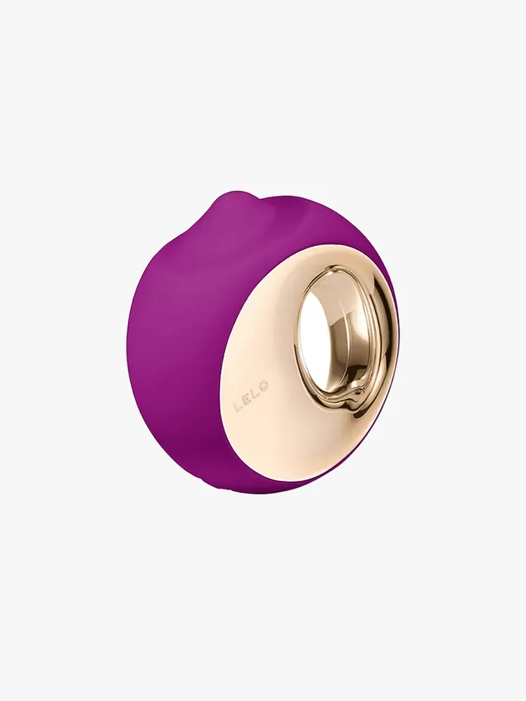 Lelo Ora 3 в фірмовій складовій на світло-сірому фоні