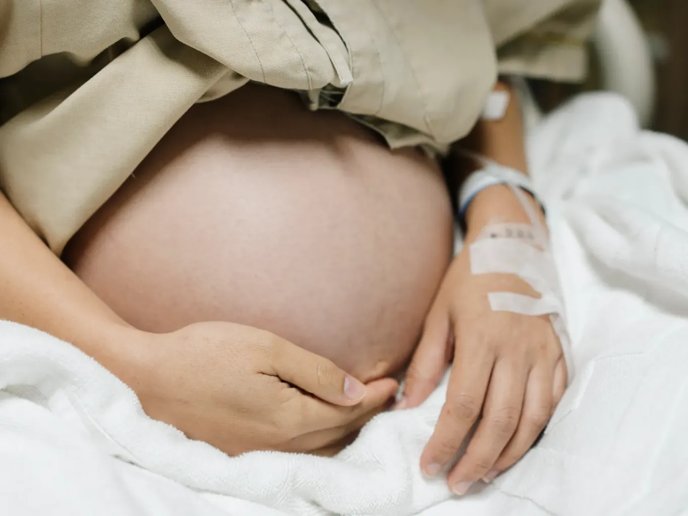 왜 수천 명의 여성이 제왕절개의 통증을 느끼는가?