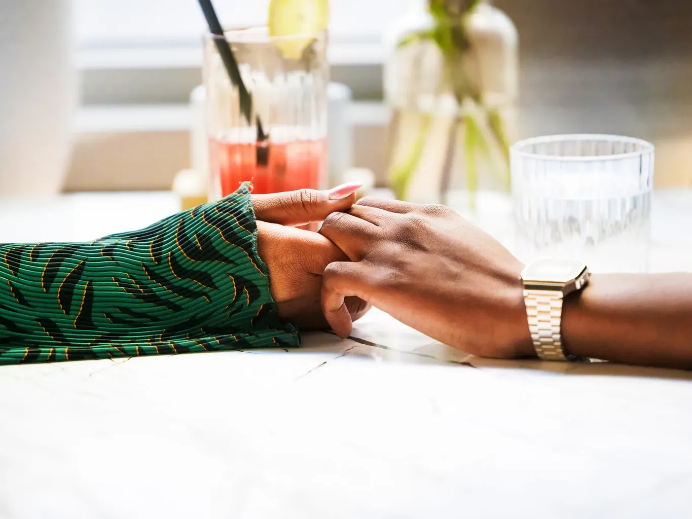 Wenn die meisten Menschen irgendwann an HPV erkranken, müssen Sie Ihren Partnern mitteilen, dass Sie HPV haben?