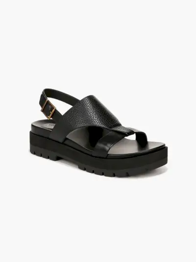 Alondra Slingback Sandale in Schwarz auf hellgrauem Hintergrund