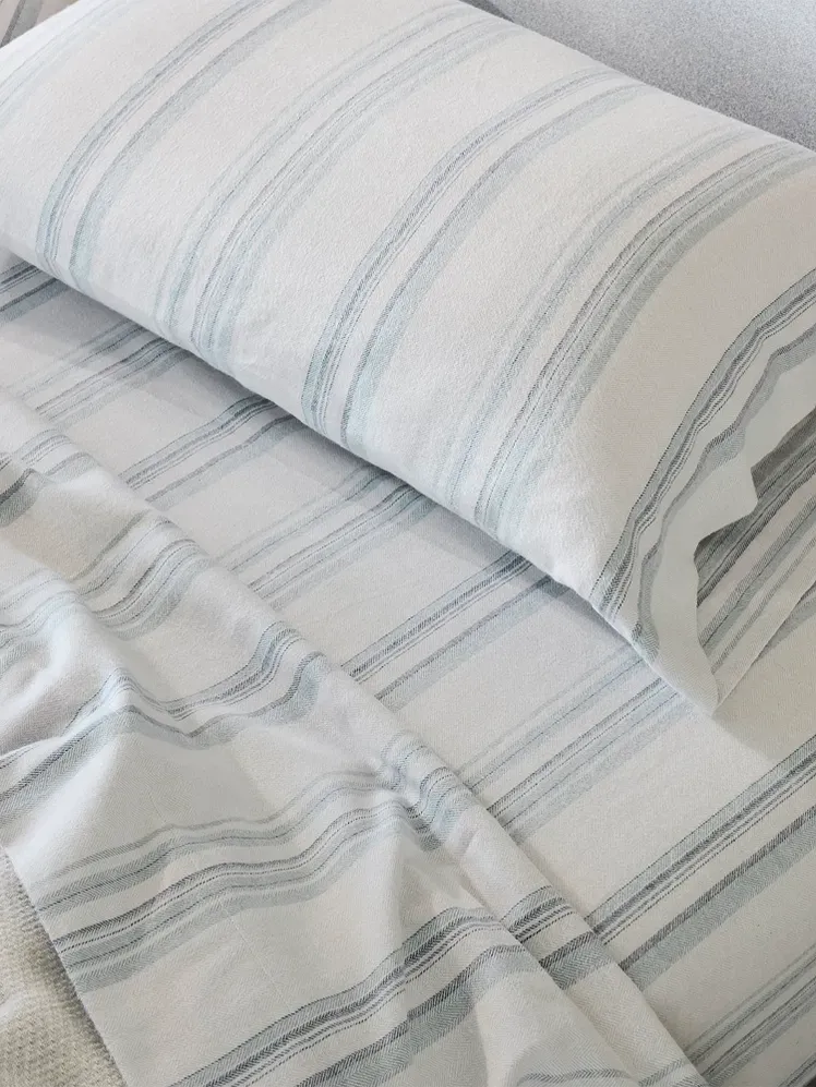 Coyuchi Cloud Brushed Organic flaneļa loksnes komplekts