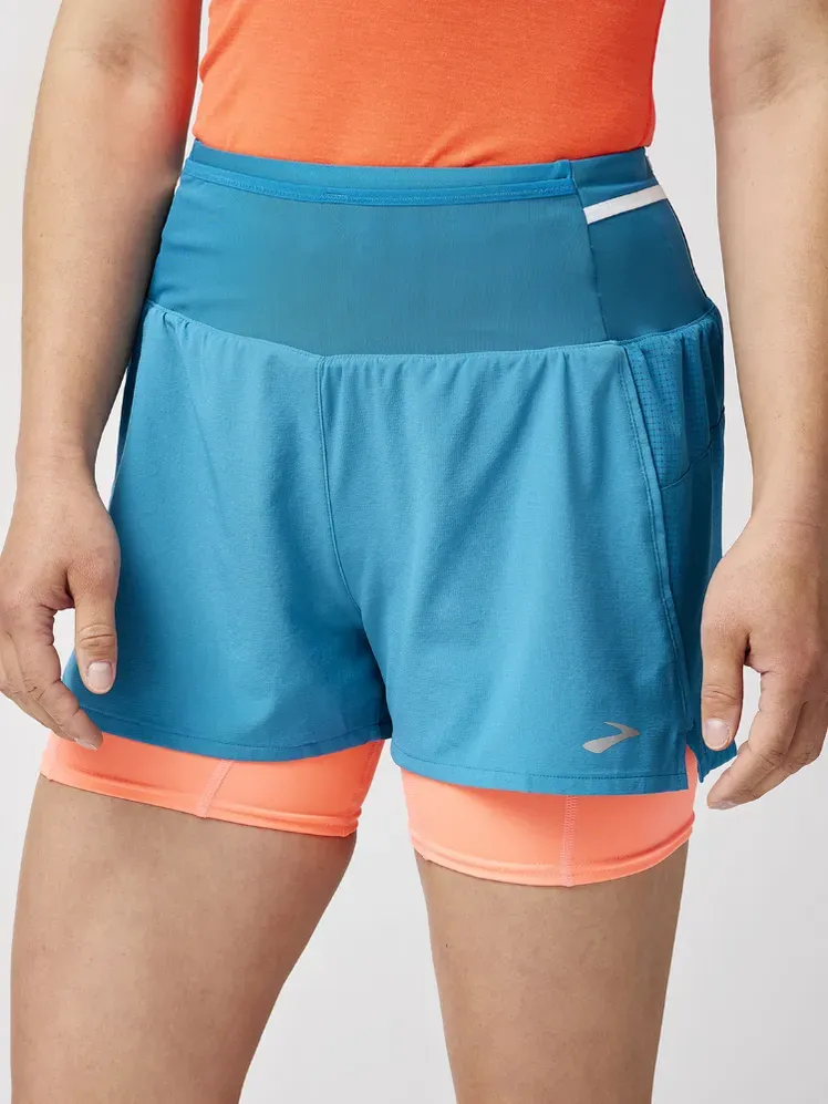 La imatge pot contenir: calçotets i calçotets de bany