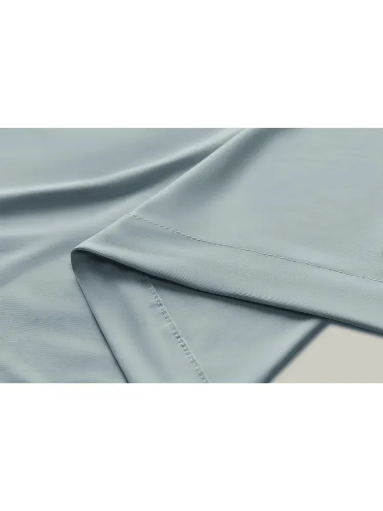 ในภาพอาจจะมี กางเกง และผ้าเช็ดปาก