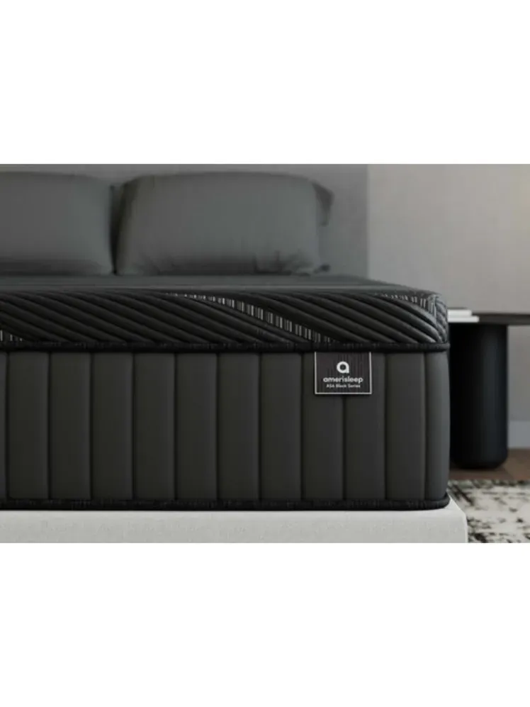 ในภาพอาจจะมี เฟอร์นิเจอร์ สถานที่ในร่ม การออกแบบตกแต่งภายใน และ โซฟา