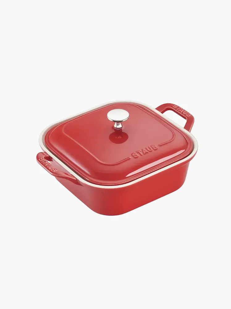 ਸਿਰੇਮਿਕ ਬੇਕਿੰਗ ਡਿਸ਼ ਲਾਲ ਅਤੇ ਚਿੱਟੇ ਰੰਗ ਦੇ ਤਰੀਕੇ ਨਾਲ ਸੈੱਟ ਕਰੋ