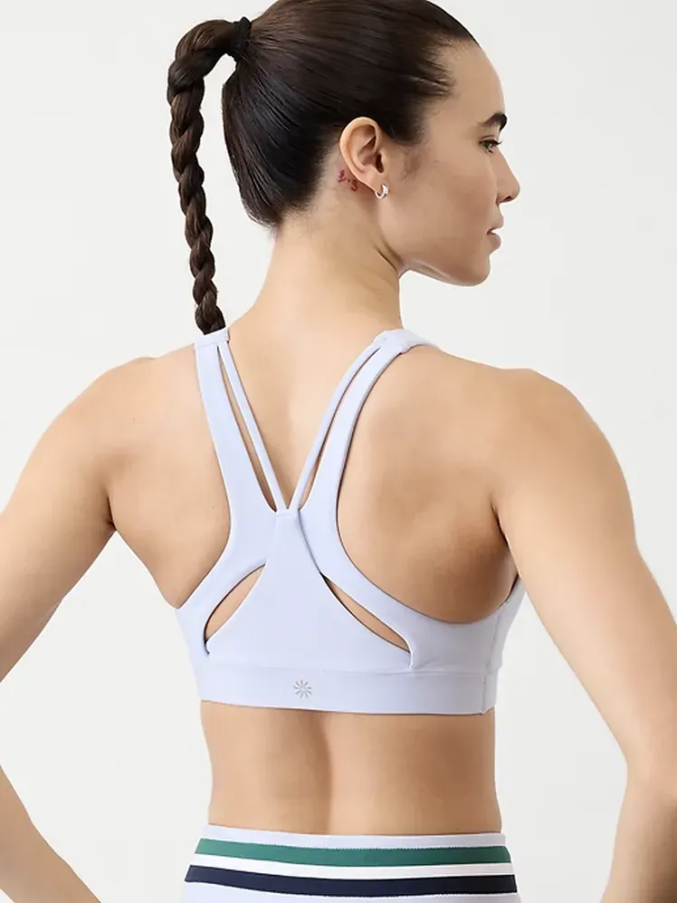 Bra Flex Spacer dengan warna biru lembut bermerek pada model cincin penahan