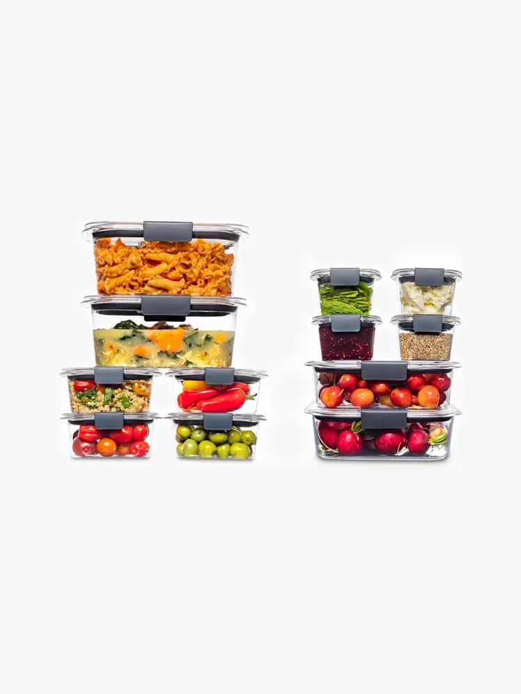 ภาชนะเก็บอาหารสุญญากาศ Rubbermaid Brilliance ส่วนประกอบที่มีตราสินค้าบนพื้นหลังสีเทาอ่อน