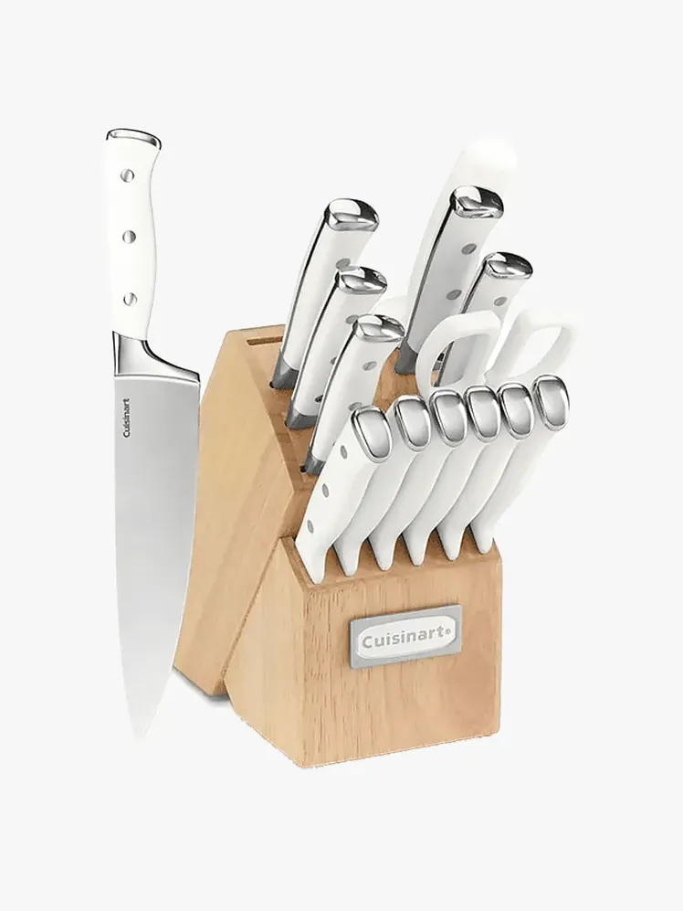 ชุดมีดสแตนเลส Cuisinart พร้อมบล็อค (15 ชิ้น) ในส่วนประกอบที่มีตราสินค้าบนพื้นหลังสีเทาอ่อน