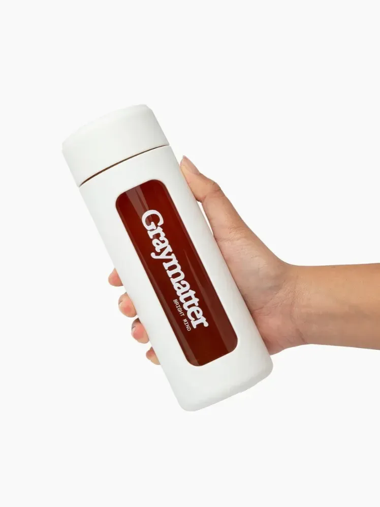 L’image peut contenir : Bouteille