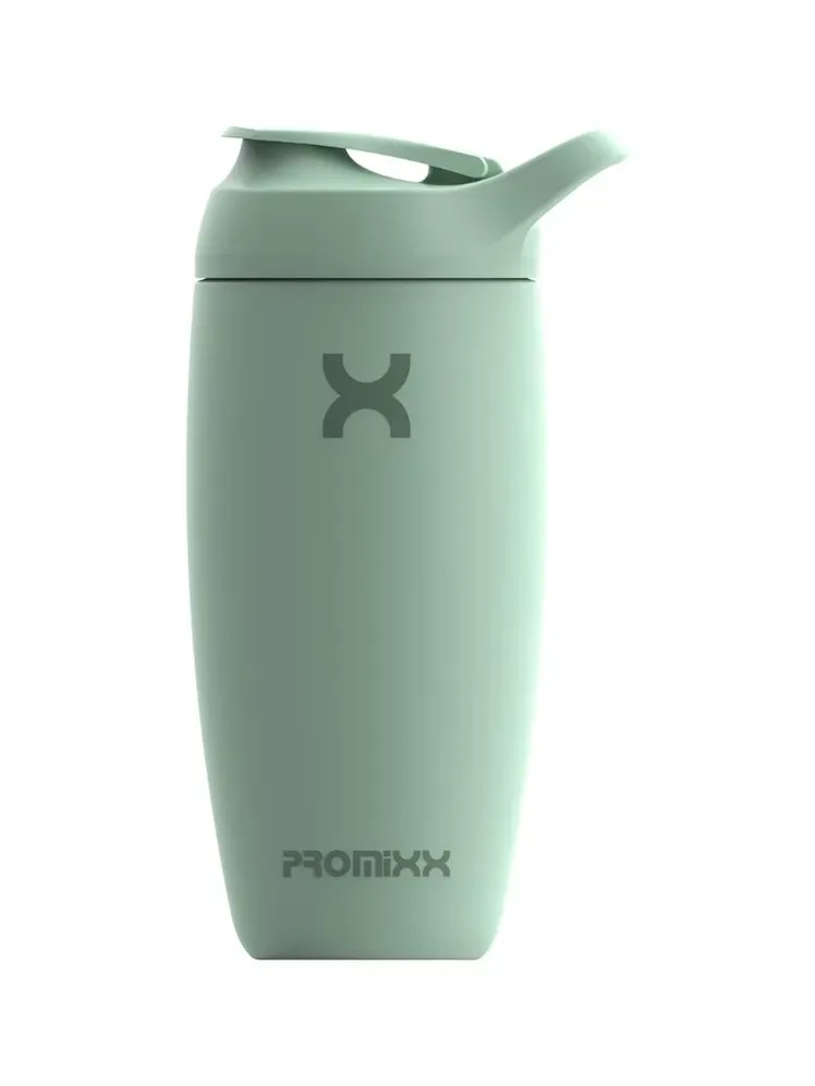 L’image peut contenir : Bouteille et shaker