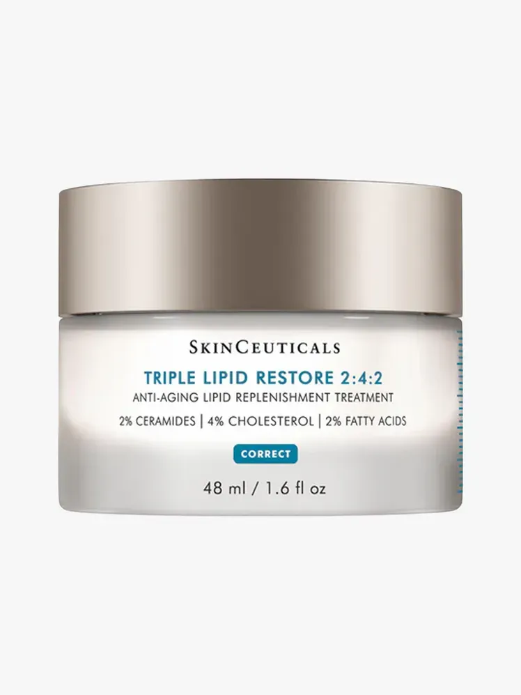 SkinCeuticals Triple Lipid Restore 242 ในส่วนประกอบที่มีตราสินค้าบนพื้นหลังสีเทาอ่อน