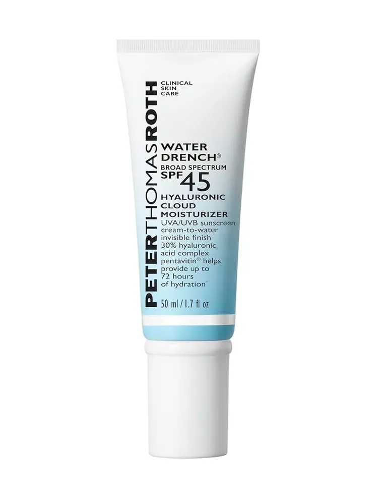 Peter Thomas Roth Water Drench Hyaluronic Cloud Moisturizer SPF 45 ve značkové tubě na světle šedém pozadí