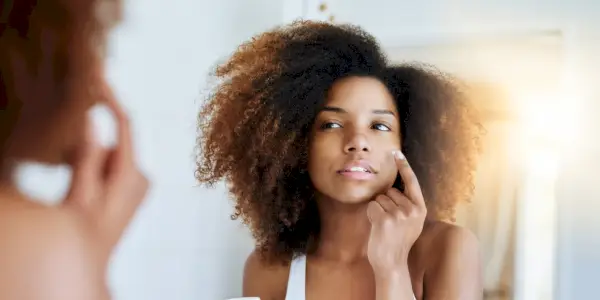 Amit tudnia kell a gyógyszertári retinol termékek vásárlása előtt