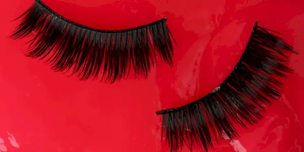 Okoznak-e Demodex atkákat a szempilla-hosszabbítások?