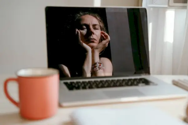 Come riprendersi dal burnout: 13 modi per supportare il recupero