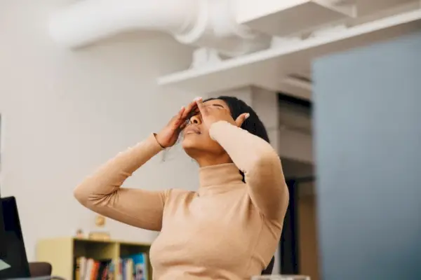 Was ist toxischer Stress? Anzeichen, Symptome und wie man sie behandelt