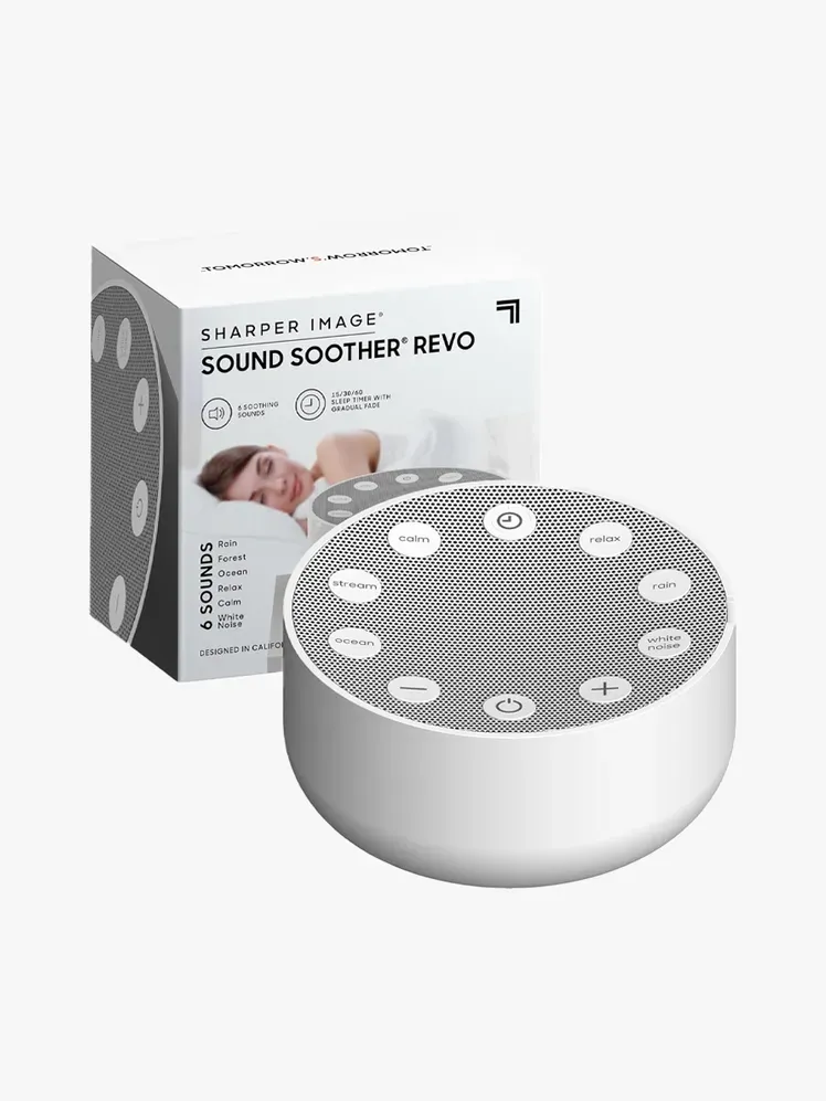 Açık gri arka plan üzerinde markalı bileşene sahip Sharper Image Uyku Terapisi Beyaz Gürültü Makinesi