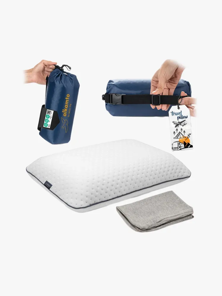 Bantal Busa Memori Alkamto untuk Perjalanan dalam komponen bermerek dengan latar belakang abu-abu terang