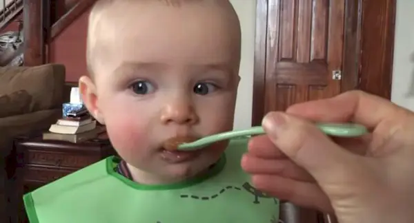Hvorfor jeg venter på at gøre Baby Led Weaning (BLW)