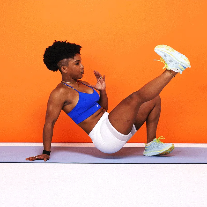 ਐਲਿਸੀਆ ਬ੍ਰੇਕਡਾਂਸਰ ਦਾ ਪ੍ਰਦਰਸ਼ਨ ਕਰਦੀ ਹੋਈ