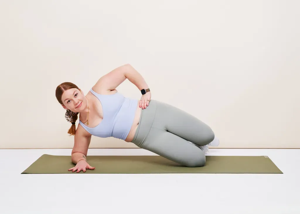 Nuotraukoje gali būti Human Person Exercise Fitness Sports Working Out and Stretch